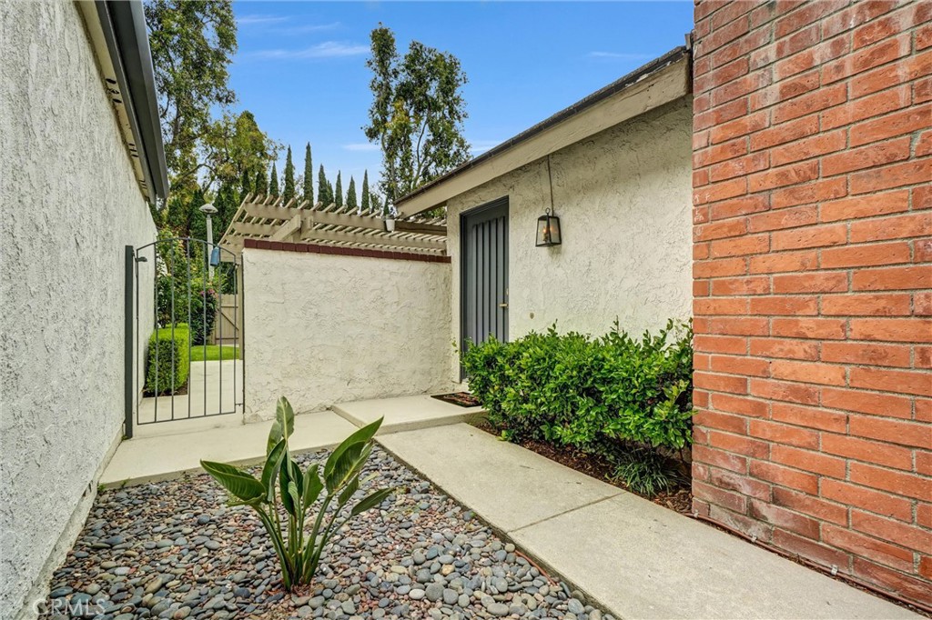 14332 Pinewood Road Tustin, CA 92780 - Photo 7 of 56