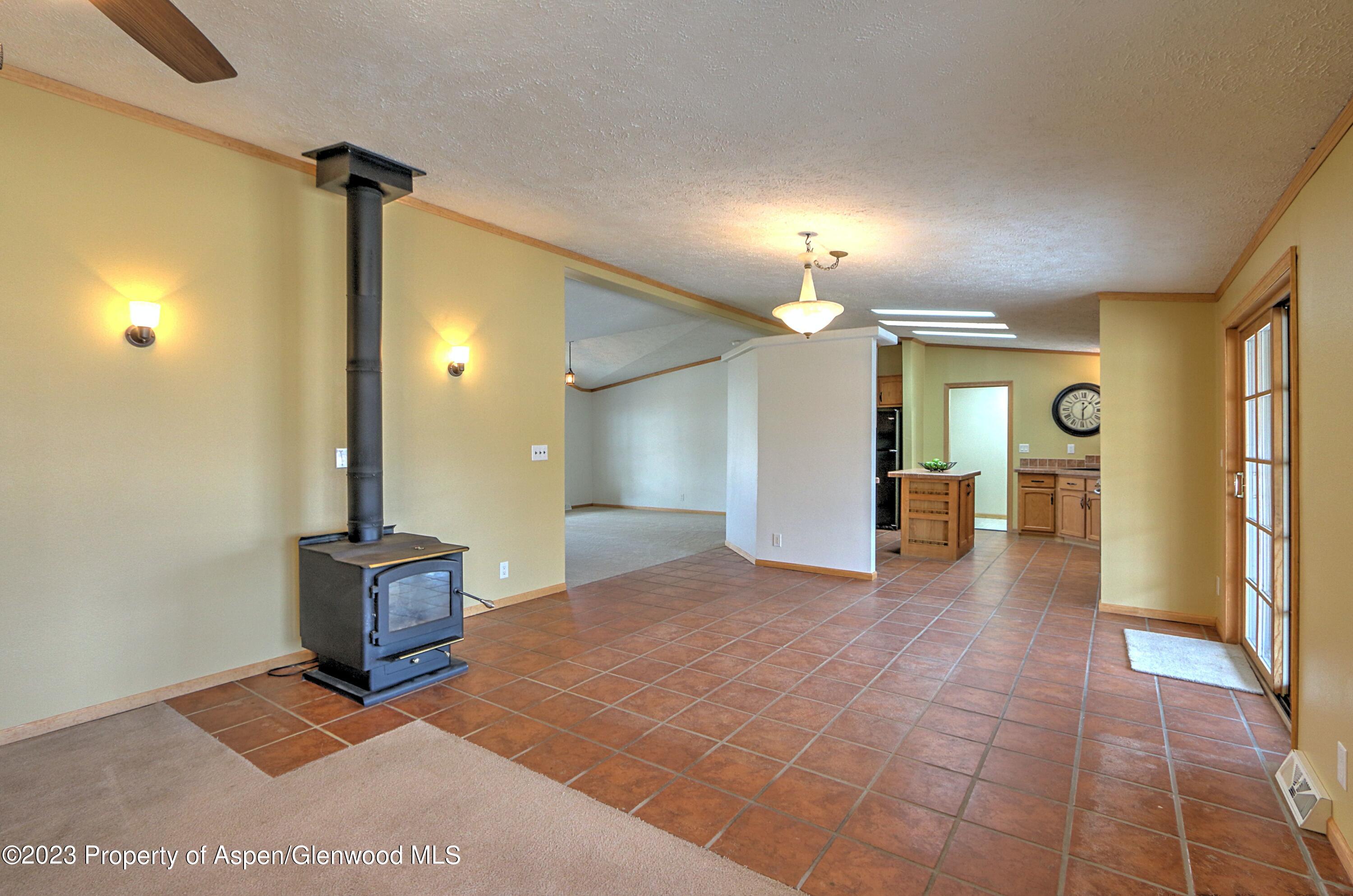 1450 Chair Bar Road Silt, CO 81652 - Photo 13 of 50 Family room - dining room