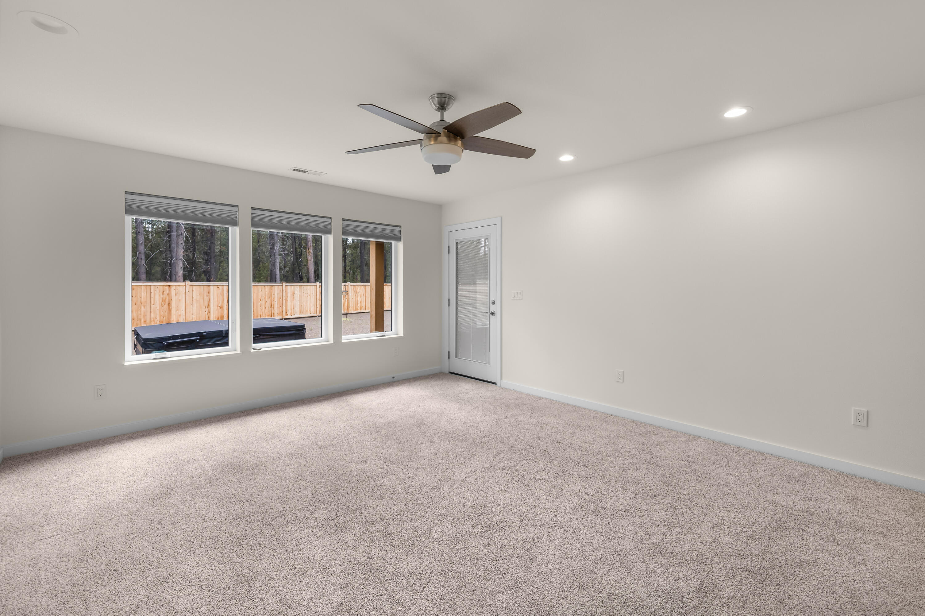 15943 Cascade Lane La Pine, OR 97739 - Photo 23 of 55 Primary Bedroom