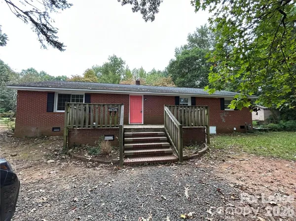 $1,900 | 1222 Log Cabin Road, Charlotte, NC 28213