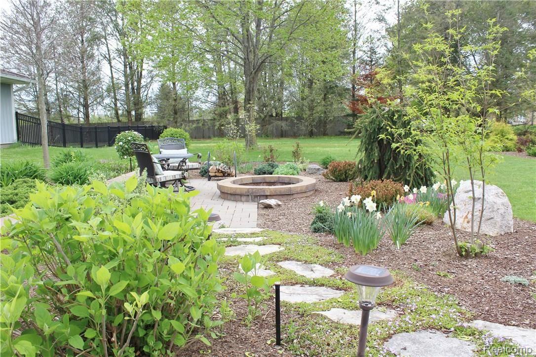 16163 Bak Road Belleville, MI 48111 - Photo 48 of 62 IMG_1521.JPG