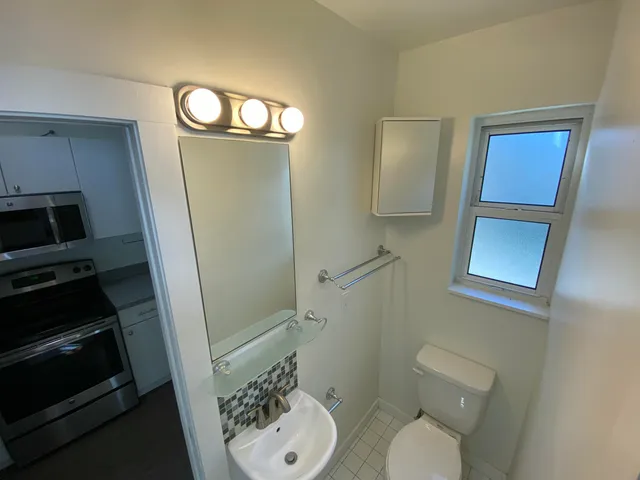 $2,000 | 715 2nd Avenue South, Unit 2, Lake Worth Beach, FL 33460