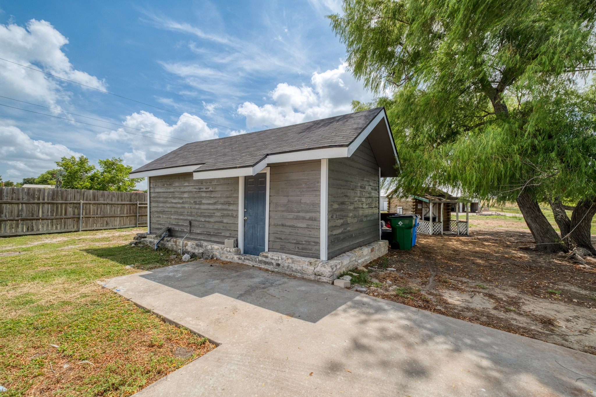 2701 Windy Ridge Road Taylor, TX 76574 - Photo 18 of 28 Detached office, studio, gym, whatever you like!