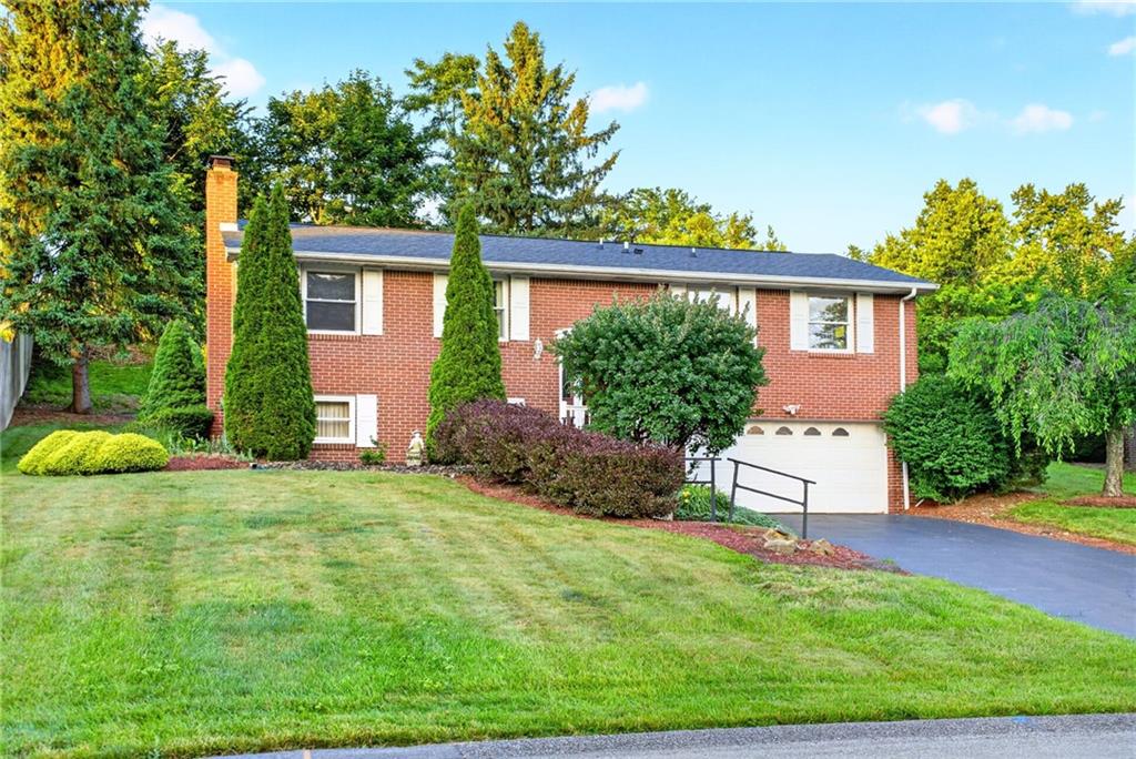 436 Sharon Road Coraopolis, PA 15108 - Photo 30 of 33