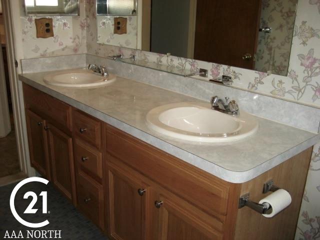 40940 Pickett Ridge Road Sterling Heights, MI 48313 - Photo 18 of 32
