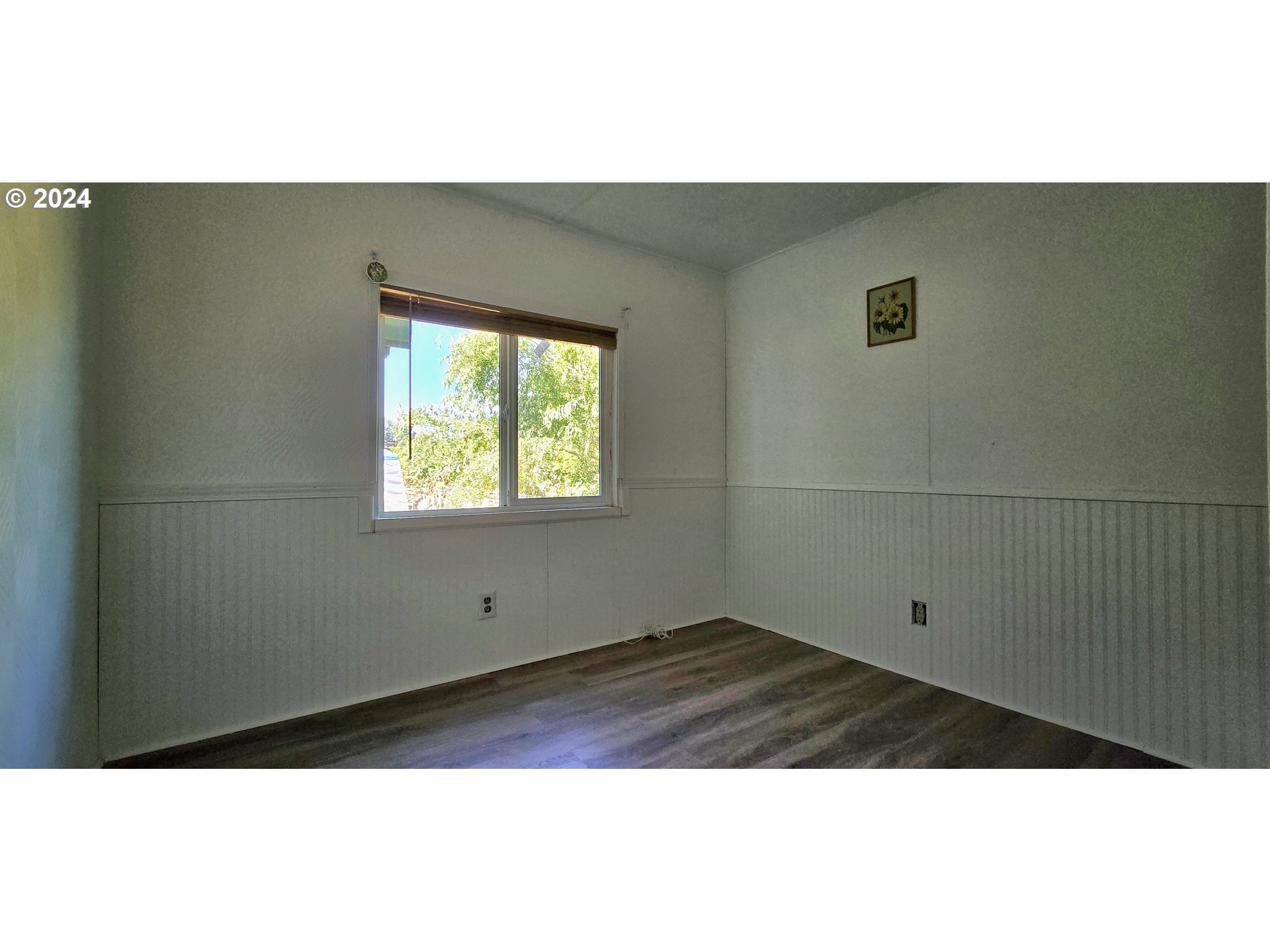 7080 Thurston Road, Unit 12 Springfield, OR 97478 - Photo 6 of 13 a view of empty room with window