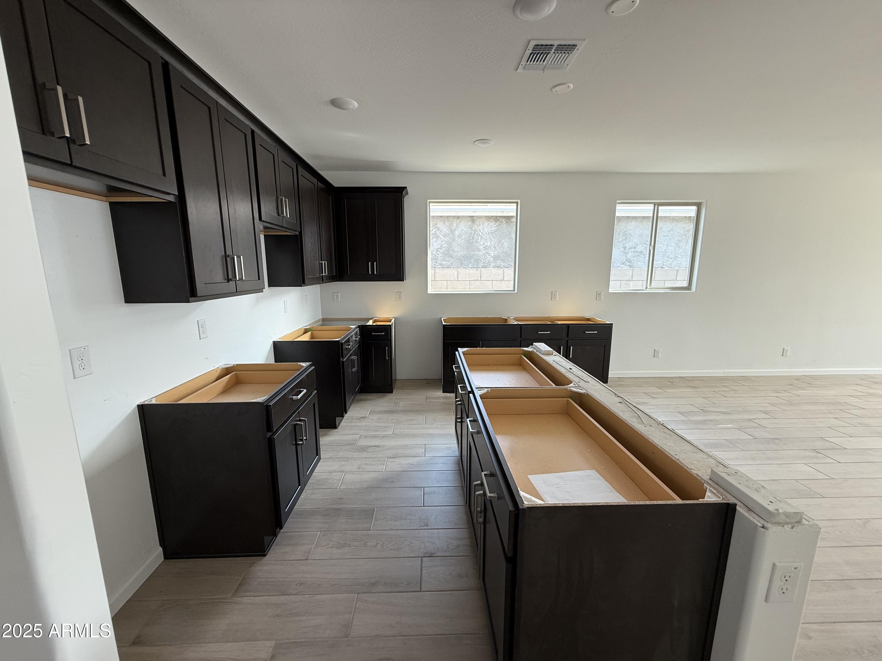 9615 West Tamarisk Avenue Tolleson, AZ 85353 - Photo 13 of 27 012_Kitchen