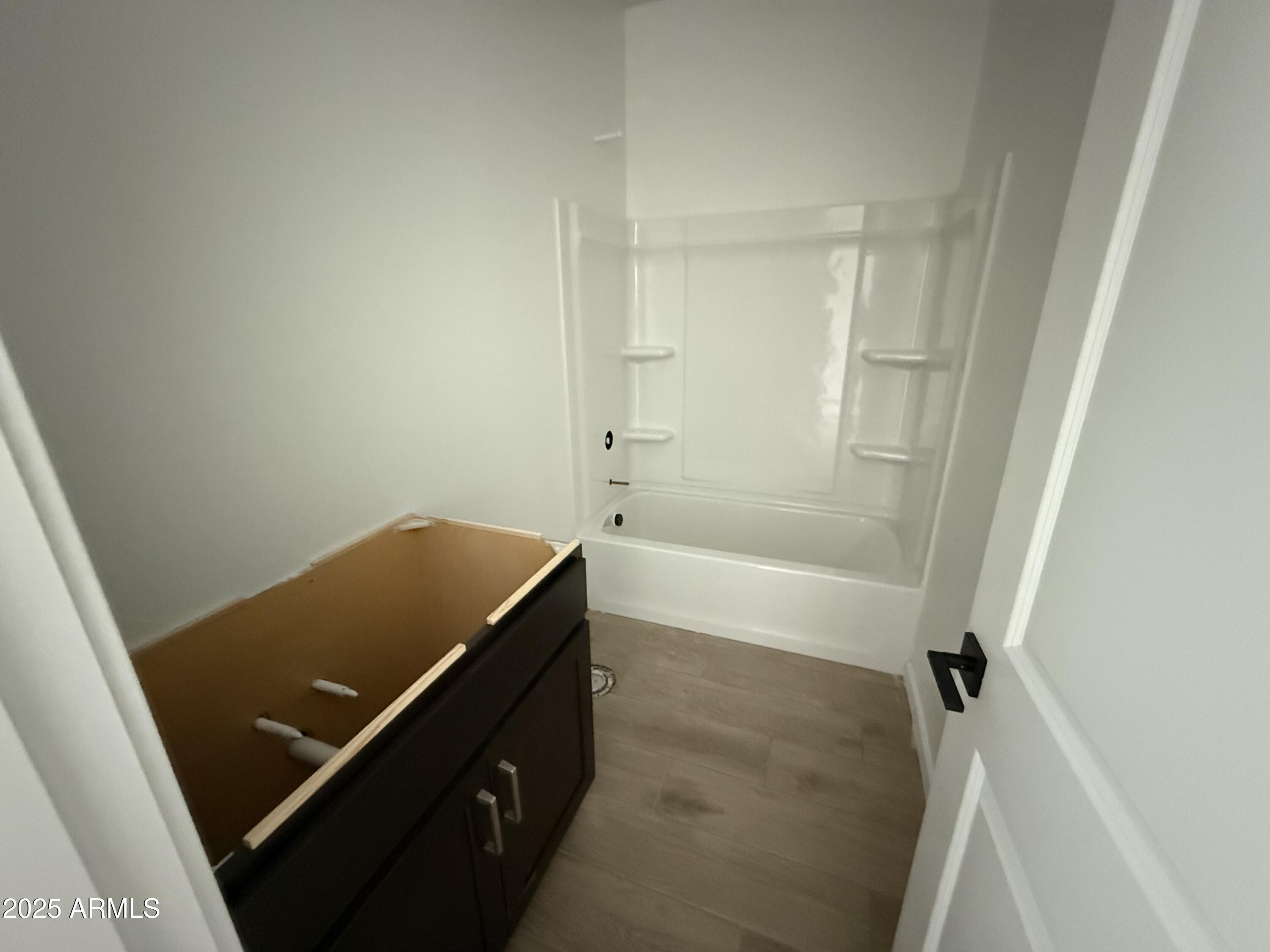 9615 West Tamarisk Avenue Tolleson, AZ 85353 - Photo 7 of 27 006_Bathroom 2