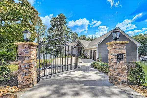 $2,495,000 | 152 Windward Pointe Drive, Moneta, VA 24121