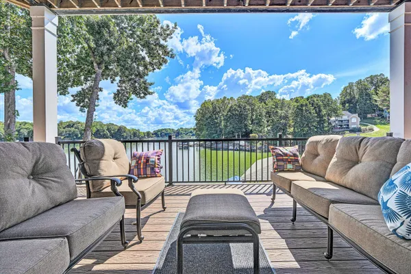 $2,495,000 | 152 Windward Pointe Drive, Moneta, VA 24121
