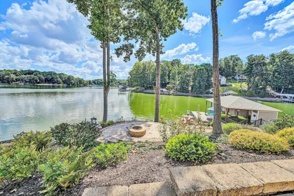 $2,495,000 | 152 Windward Pointe Drive, Moneta, VA 24121