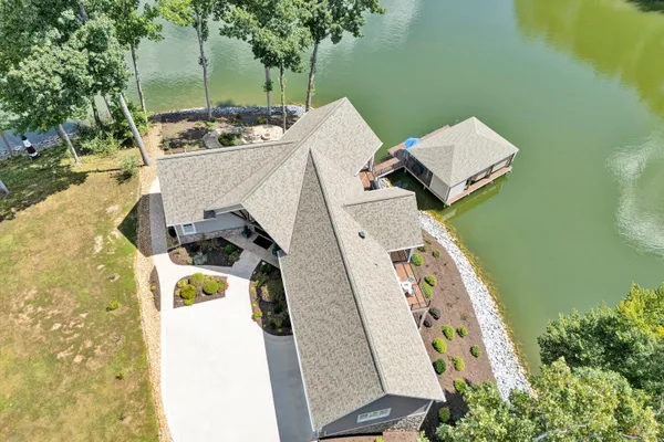 $2,495,000 | 152 Windward Pointe Drive, Moneta, VA 24121