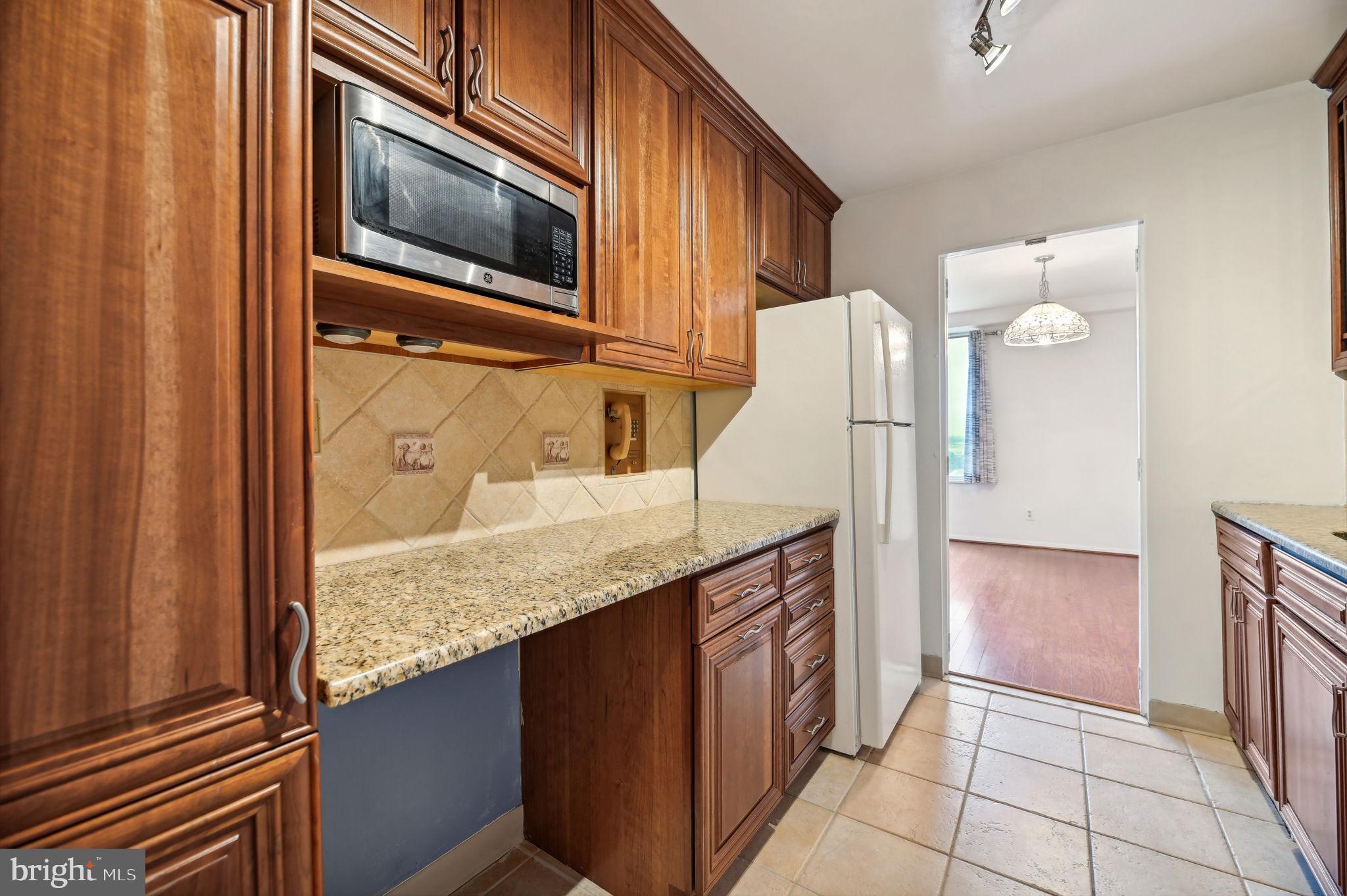 9701 Fields Road, Unit 1505 Gaithersburg, MD 20878 - Photo 15 of 29