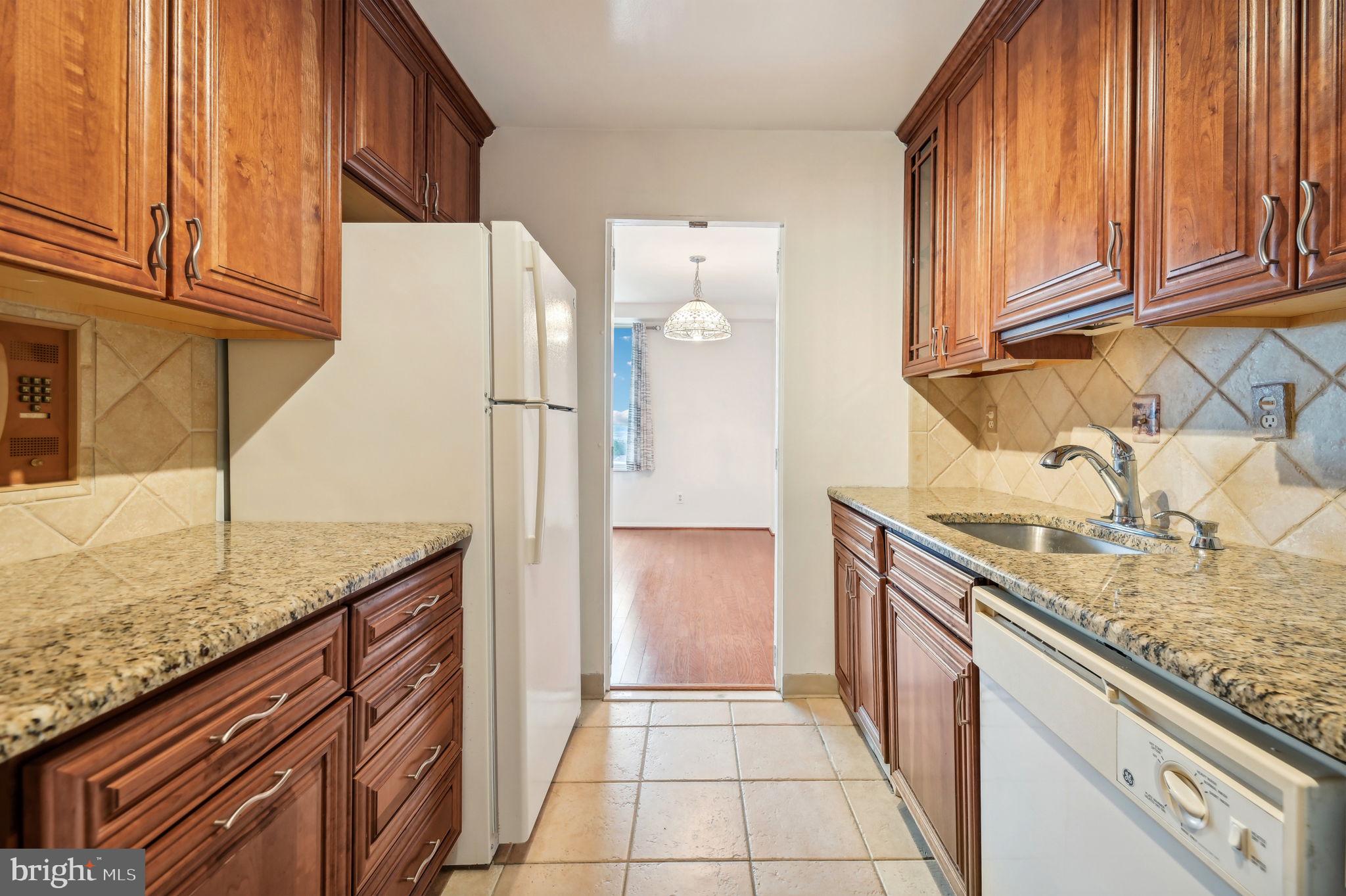 9701 Fields Road, Unit 1505 Gaithersburg, MD 20878 - Photo 17 of 29