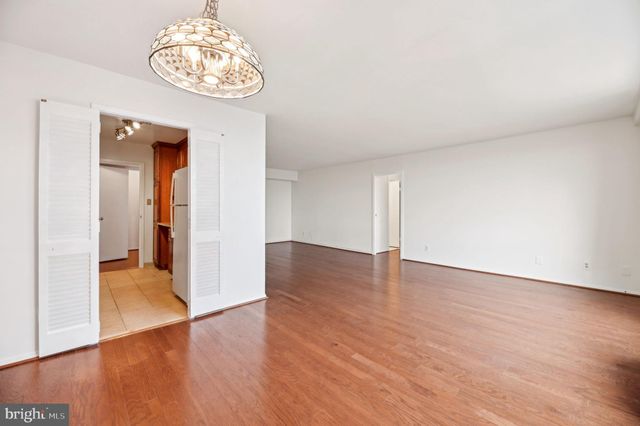 $271,000 | 9701 Fields Road, Unit 1505, Gaithersburg, MD 20878