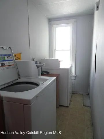 $1,325 | 921-923 Columbia Street, Unit D, Hudson, NY 12534