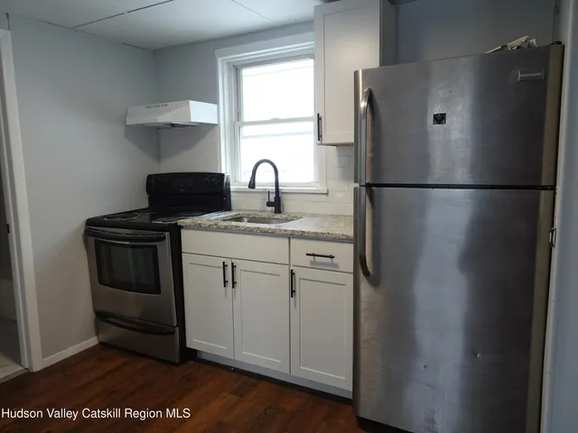 $1,325 | 921-923 Columbia Street, Unit D, Hudson, NY 12534