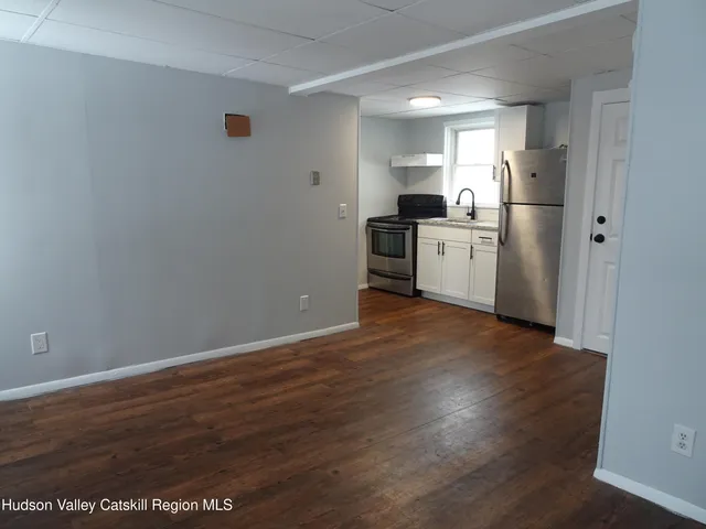 $1,325 | 921-923 Columbia Street, Unit D, Hudson, NY 12534