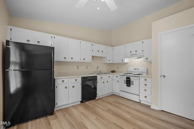 $245,000 | 121 Westview Drive, Unit 16, Carrboro, NC 27510