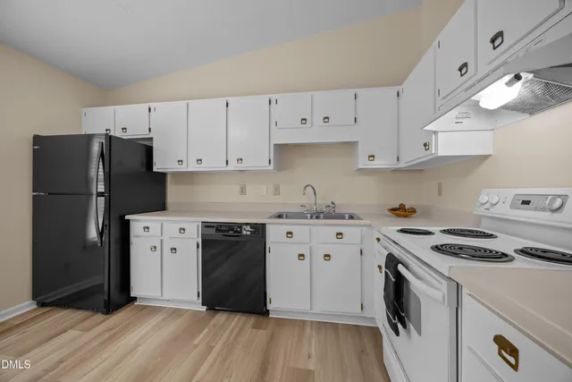 $245,000 | 121 Westview Drive, Unit 16, Carrboro, NC 27510