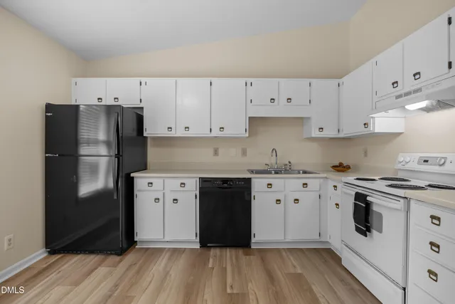 $245,000 | 121 Westview Drive, Unit 16, Carrboro, NC 27510