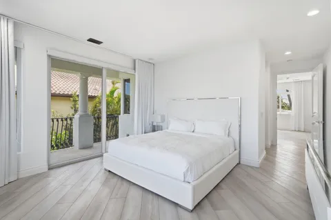 $5,995,000 | 5600 Coastal Drive, Boca Raton, FL 33487