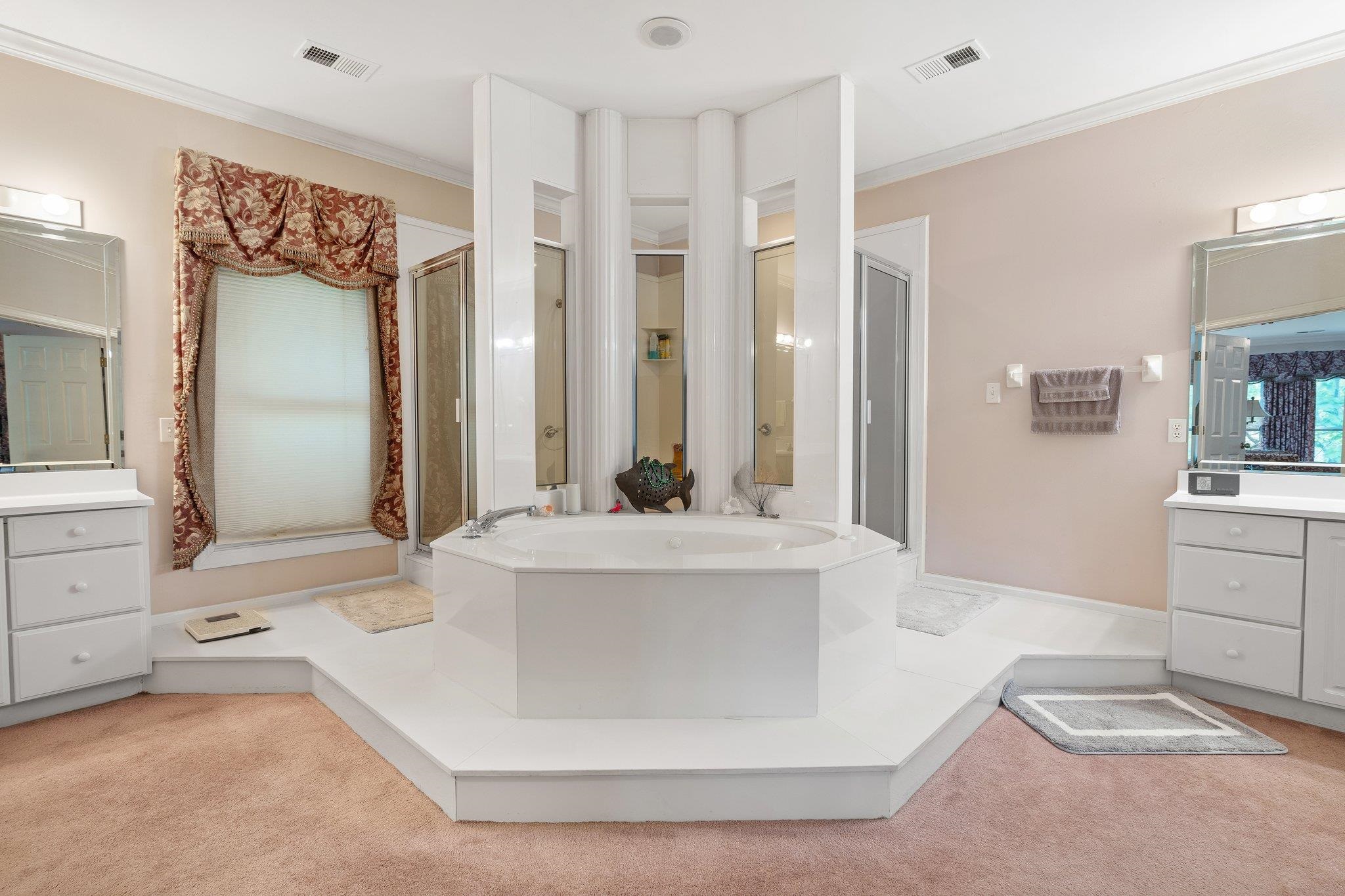 6500 State Line Road Memphis, TN 38141 - Photo 13 of 40 Primary bath with separate tub and shower.