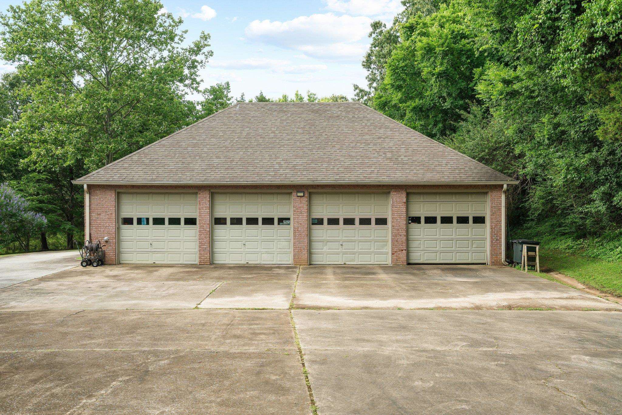 6500 State Line Road Memphis, TN 38141 - Photo 30 of 40 View of detached garage