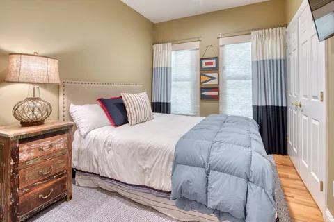165 Tuckahoe Lane, Southampton, NY 11968