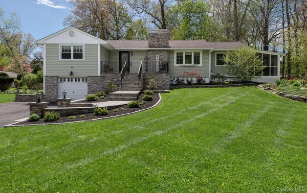 $449,900 | 12 Pine Hill Drive, Wappingers Falls, NY 12590