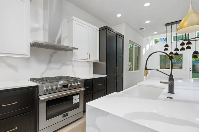 $8,000 | 407 El Paso Street, Austin, TX 78704