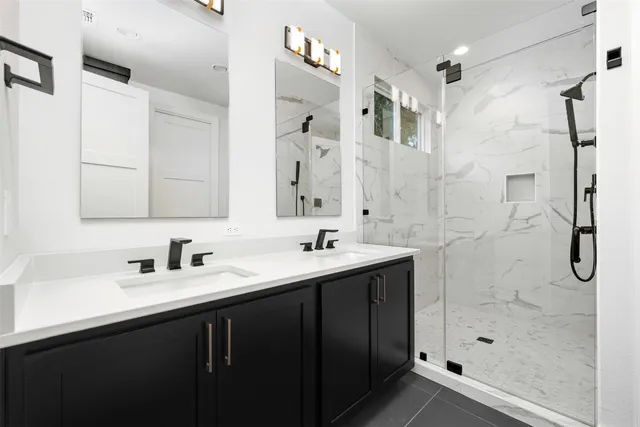 $8,000 | 407 El Paso Street, Austin, TX 78704