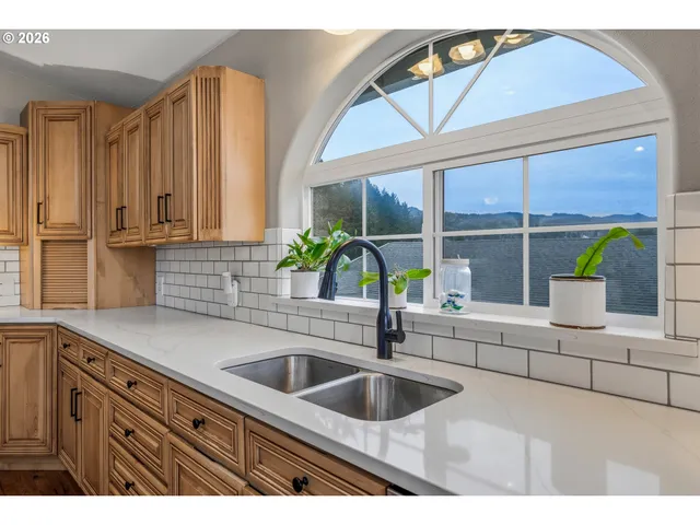 $665,000 | 1213 Acacia Avenue, Garibaldi, OR 97118