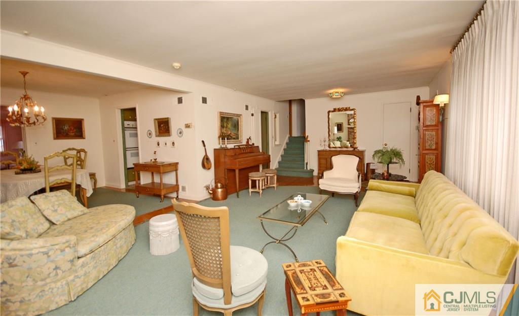 26 Perry Road Edison, NJ 08817 - Photo 2 of 15 Gallery Image 2