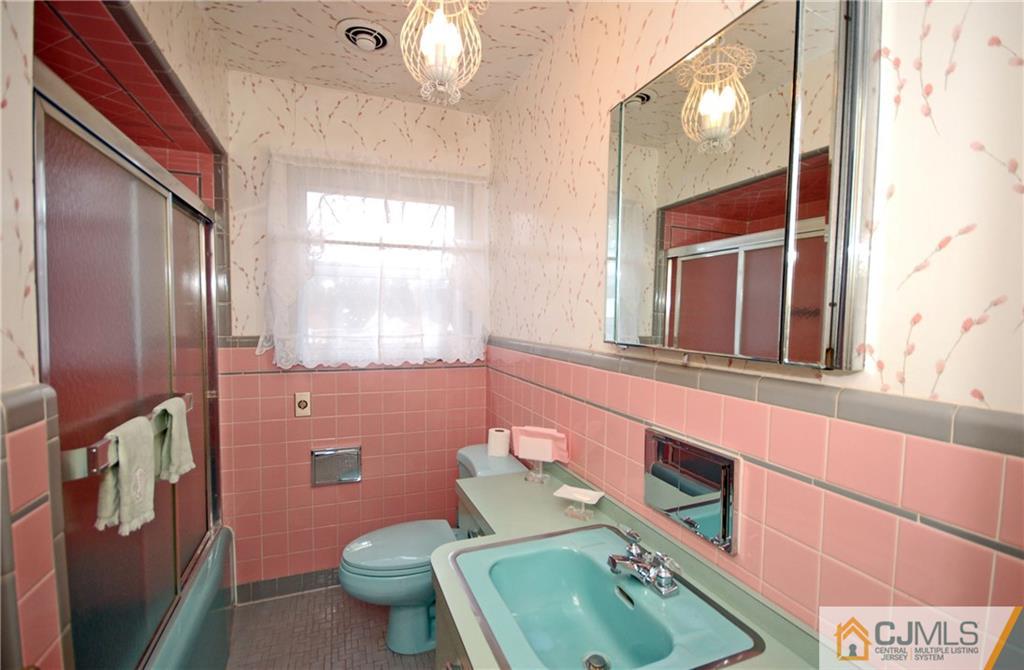 26 Perry Road Edison, NJ 08817 - Photo 11 of 15 Gallery Image 11