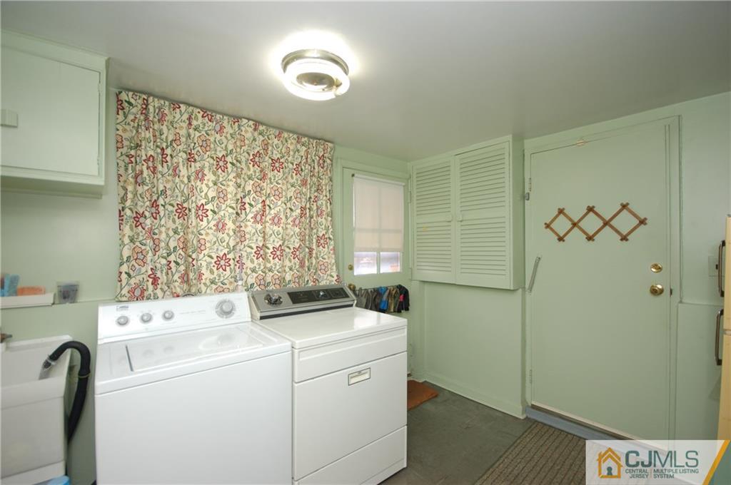 26 Perry Road Edison, NJ 08817 - Photo 14 of 15 Gallery Image 14