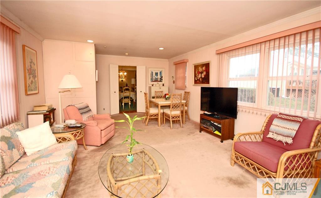 26 Perry Road Edison, NJ 08817 - Photo 4 of 15 Gallery Image 4