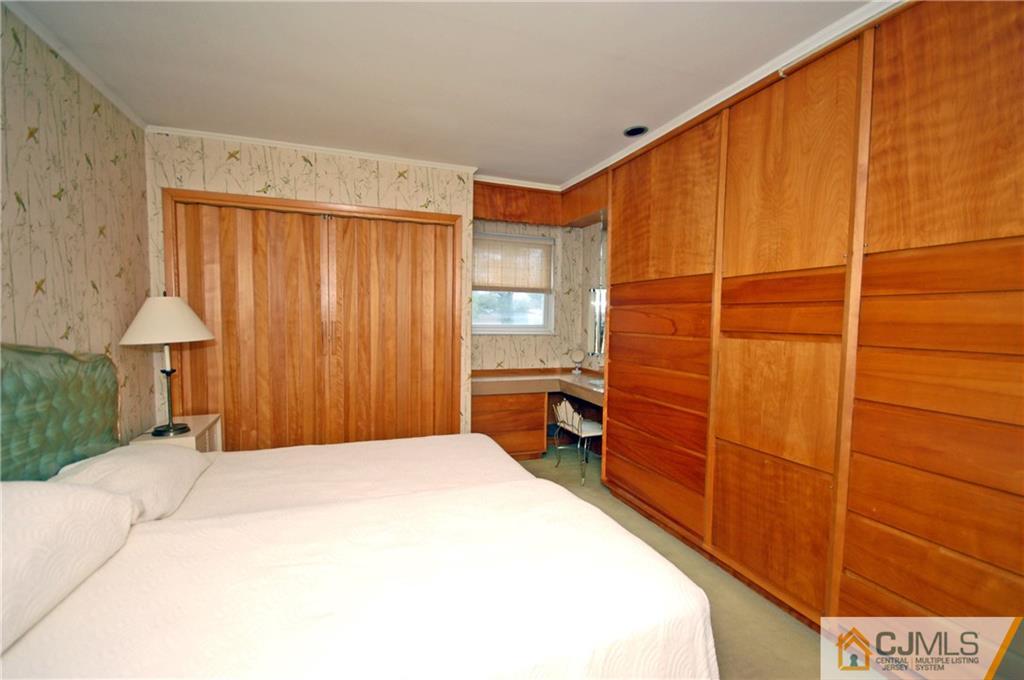26 Perry Road Edison, NJ 08817 - Photo 8 of 15 Gallery Image 8