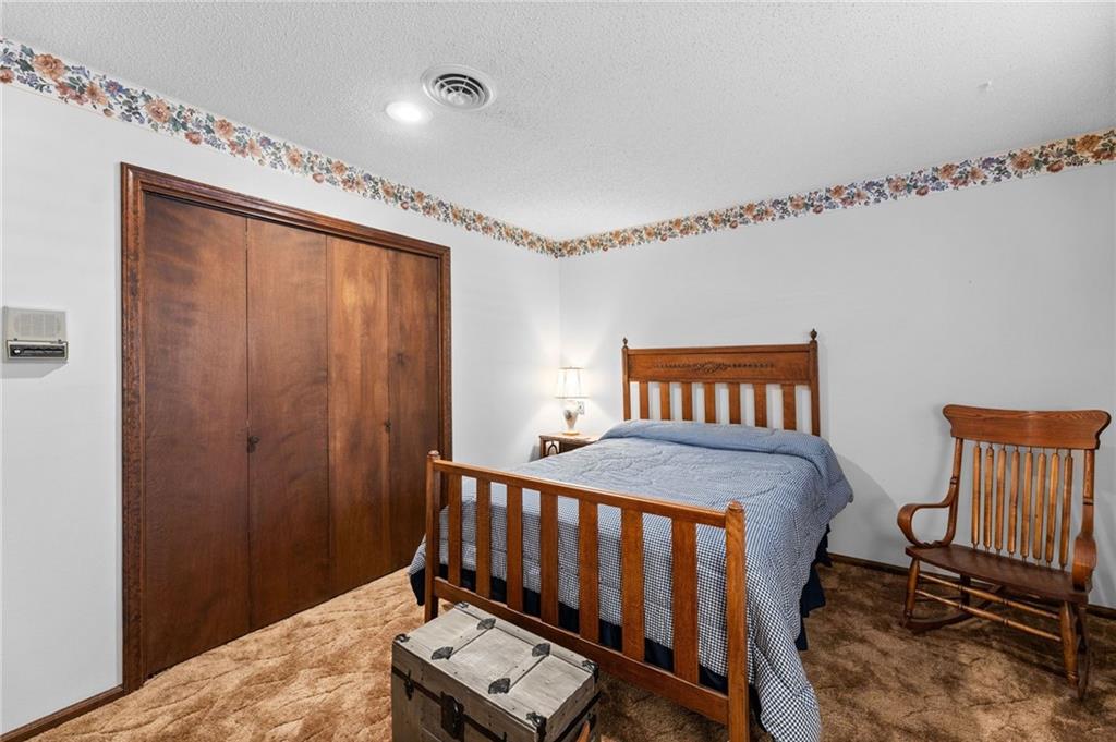 21 West Edwards Street Iola, KS 66749 - Photo 15 of 64