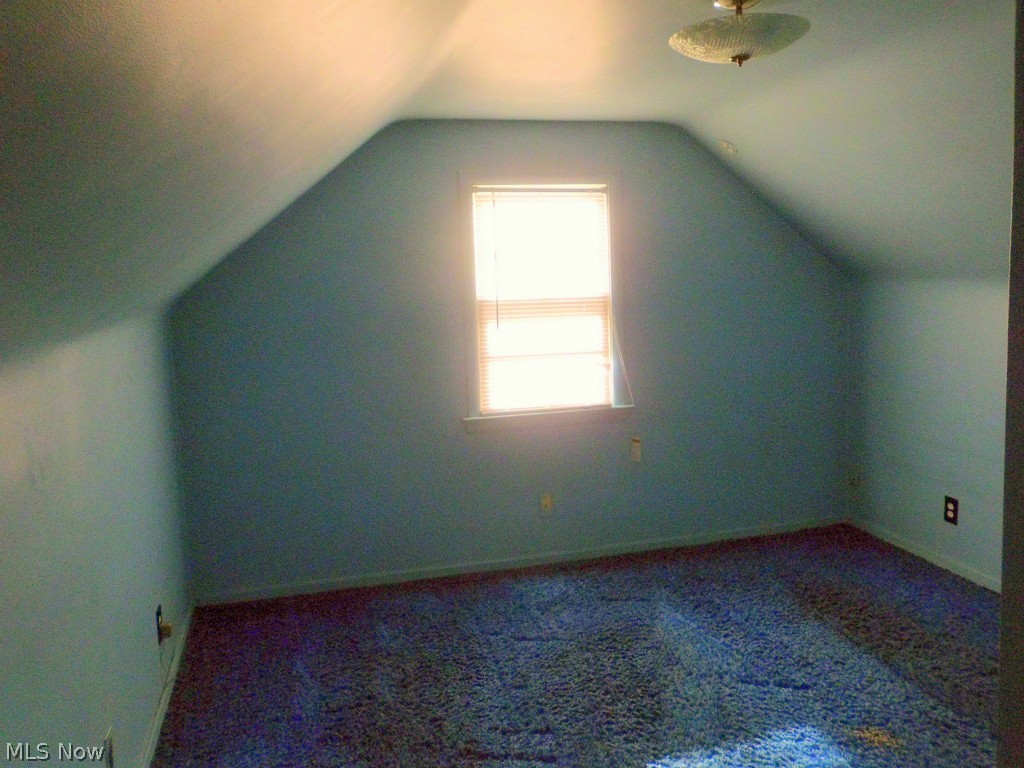 912 Carpenter Street Akron, OH 44310 - Photo 16 of 25 Bedroom 3- Upper Level