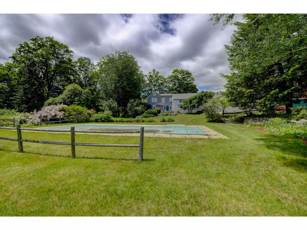 111 South Hill Road New Boston, NH 03070 - Photo 9 of 34