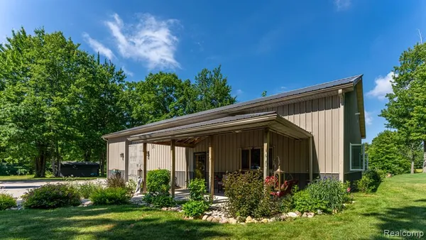 $500,000 | 2418 South 41 Road, Cadillac, MI 49601