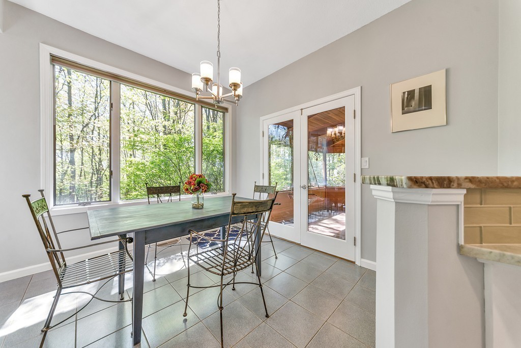 173 Southampton Road Holyoke, MA 01040 - Photo 11 of 30