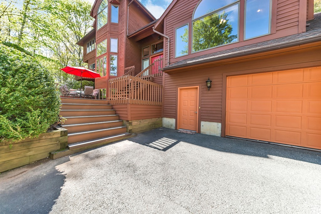 173 Southampton Road Holyoke, MA 01040 - Photo 2 of 30