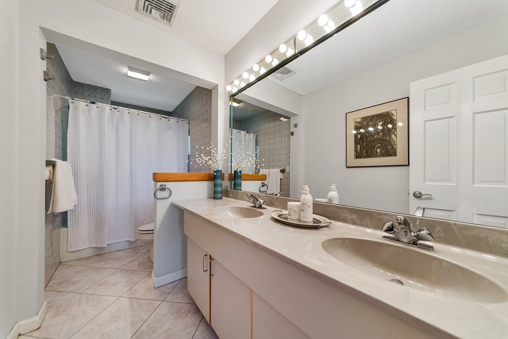 173 Southampton Road Holyoke, MA 01040 - Photo 22 of 30