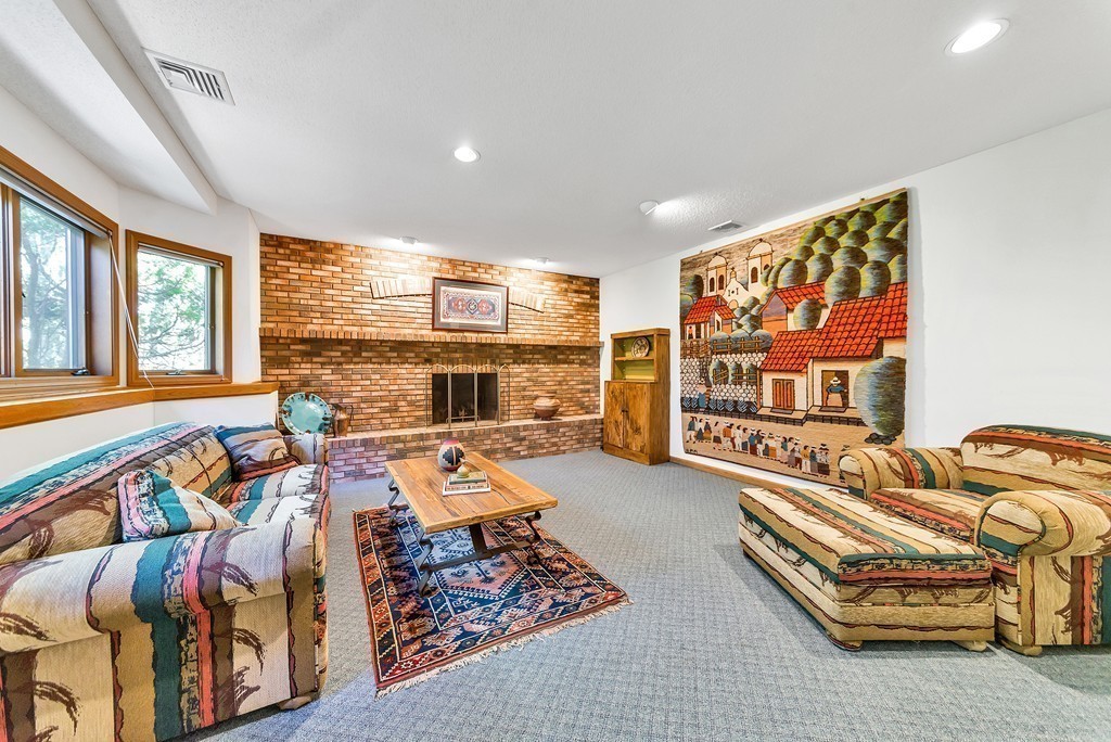 173 Southampton Road Holyoke, MA 01040 - Photo 26 of 30