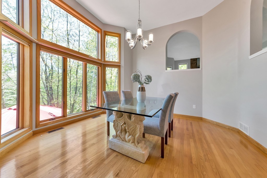173 Southampton Road Holyoke, MA 01040 - Photo 4 of 30