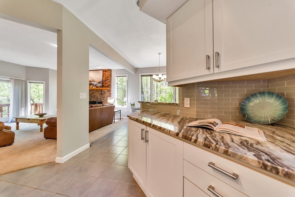 173 Southampton Road Holyoke, MA 01040 - Photo 9 of 30