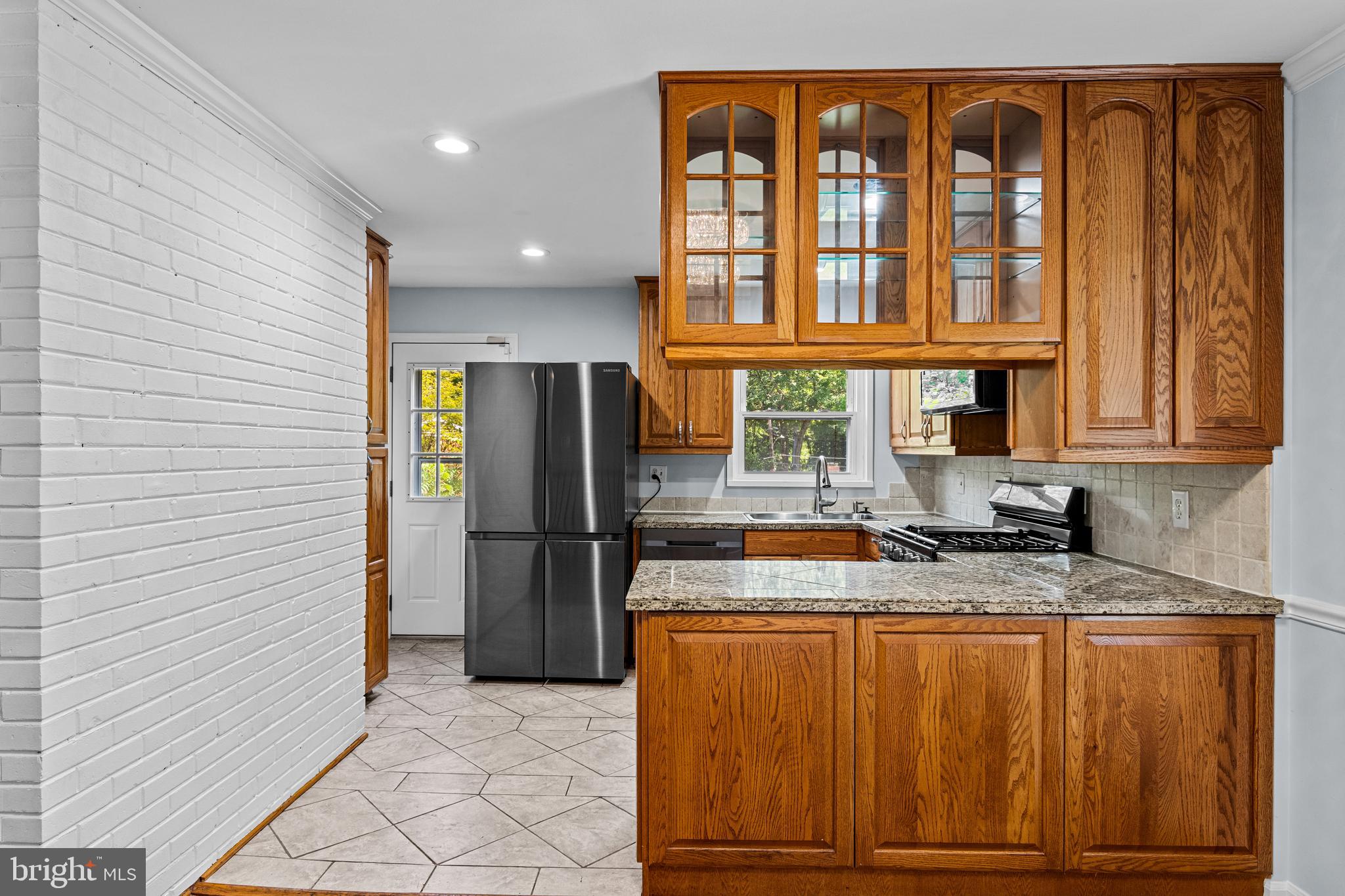 5426 Camrose Place Springfield, VA 22151 - Photo 6 of 36 Gallery Image 6