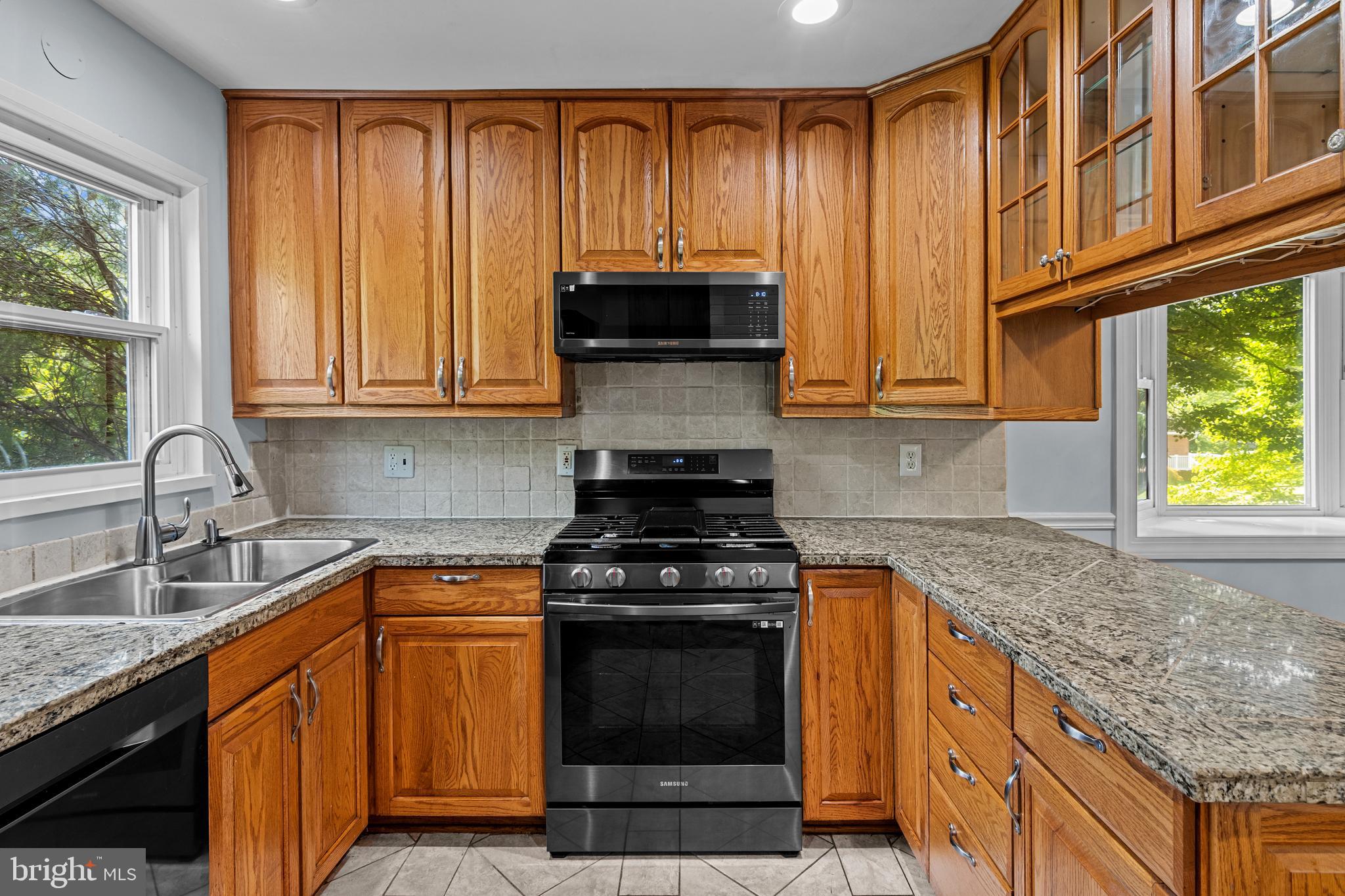 5426 Camrose Place Springfield, VA 22151 - Photo 7 of 36 Gallery Image 7